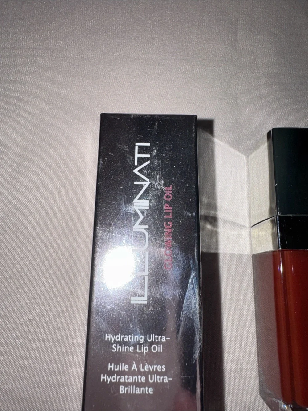 ILLUMINATI Tinted Glowing Lip Oil in Walnut, NEW in Box!